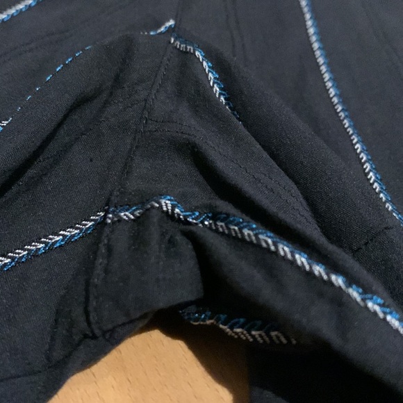 VEUC Le Chateau Button Up Blouse -Black w Blue & Silver Striped Detail - size L - Picture 9 of 14